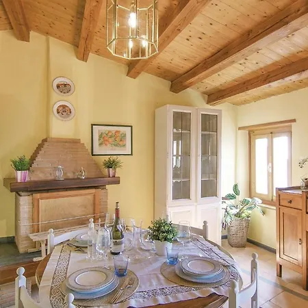 Casa Delle Camelie Massa (Tuscany)